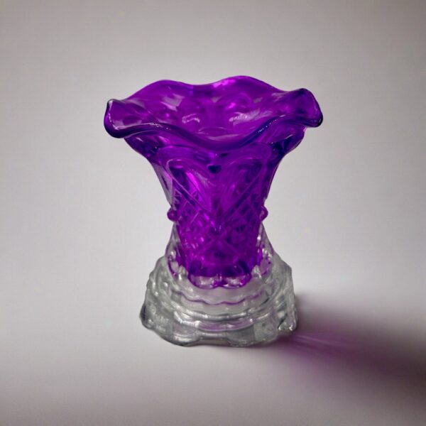 Prestige Scents Dimmable Glass Aroma Lamp for Fragrance Oils alt="Prestige Scents dimmable glass aroma lamp for fragrance oils – plug-in electric oil burner with adjustable light and elegant hand-blown glass design"